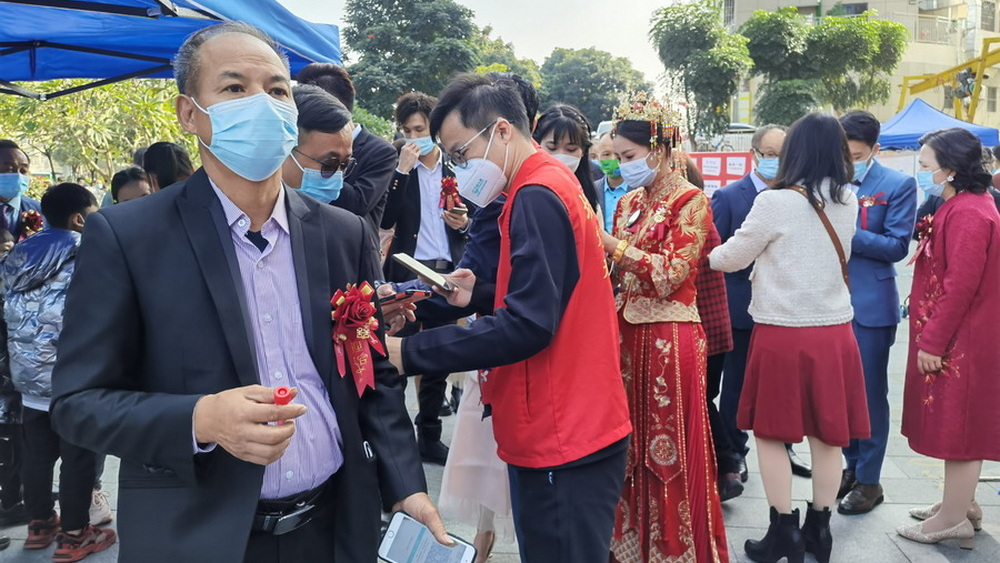 “插隊”新娘收獲全城祝福，憑啥？就憑這兩個字